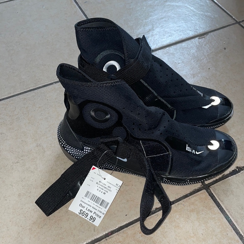 Nike sneakers brand new tag and everything